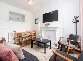 Convenient 4 Bedroom Home in Central Grimsby
