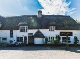The Tuckers Arms，位于Dalwood的酒店
