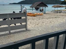 Khafi Chalet - Long Beach，位于Kampong Pasir Panjang的酒店