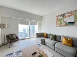HighFloor 3BR plus Maids GateTower