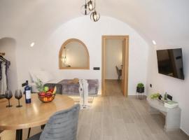 Luxury Canava Santorini by ΜΡS，位于Santorini的酒店