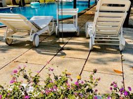 The Hive at Druv Dakshin Farm Resort，位于Padinjarathara的酒店
