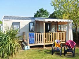 Camping 4 étoiles - Parc aquatique - eeibgf，位于格吕桑的酒店