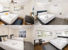 Family Retreat! By Denver + Hot Tub, Sleeps 10!，位于Applewood的酒店