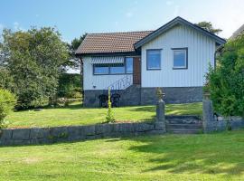 Amazing Home In Västra Frölunda，位于维斯特拉弗伦达的酒店