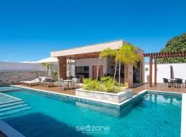 Lindo Apto em prédio c/ Piscina, Guarajuba AGA0203