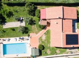 Appartement indépendent dans villa au cœur du Var，位于Gonfaron的酒店