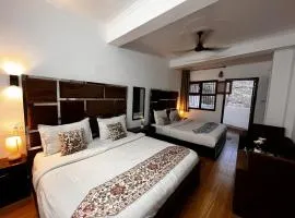 Sunday Lodge