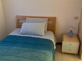 Mini appartamento blu，位于达尔米内的酒店