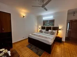 Kunjam Guest House