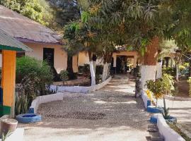 WYCE Gambia Lodge，位于Dau Dula的酒店