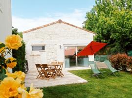 Joli gîte indépendant au calme tout confort wifi climatisation draps et serviettes incluses parking gratuit，位于巴巴斯特的酒店