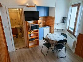 Charmant studio accès direct aux pistes et GR10, vue sur la vallée，位于阿雷特的酒店
