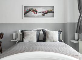 SchaeBu! Apartment 3 Altmarkt in neuem Glanz，位于科特布斯的酒店