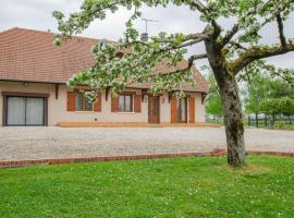 Aux souvenirs d'enfance，位于Piney的酒店