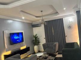 Modern 4-Bedroom Duplex Designed for peace and comfort，位于Kubwa的酒店
