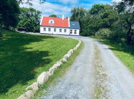 Seans Cottage，位于Gortnashingaun的酒店
