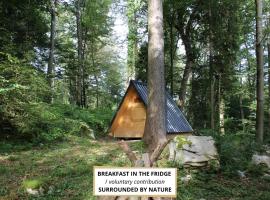 Glamping Zeleni raj Vače，位于Vače的酒店