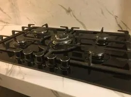 Departamento a 5 cuadras de la plaza, 4 habitaciones con cocina