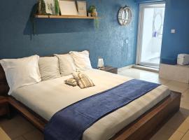 Suite 2 lits Auberge du Manala Hôtel 24 24 proche Basel，位于圣路易的酒店