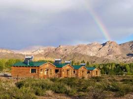 Caba&ntilde;as Tierra Adentro，位于乌斯帕亚塔的带停车场的酒店