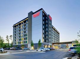Drury Plaza Hotel North Charleston，位于查尔斯顿的酒店