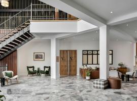 Mont Gabriel, Sainte-Adèle, a Tribute Portfolio Resort，位于圣阿黛拉的酒店