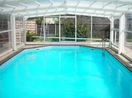 Chalet charmant avec piscine partagée à Eymet