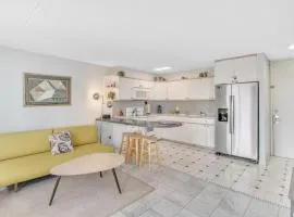 Steps to the Beach! Gorgeous Ocean-View Condo with Complimentary Parking (12508)