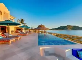 Villa Bahia de los Frailes by Cabo Villas