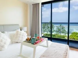Lazzlla Beachfront Oceanfront Apartments