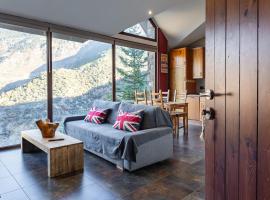 Dúplex Renovado con Vistas Impresionantes，位于圣胡利娅-德洛里亚的酒店