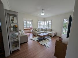 Big Tree Farmhouse，位于Rathdowney的酒店