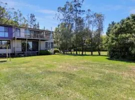 Luxury Waterfront Home In Pindimar