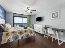 *UPdated Family BEACH Escape*Pools, Hot Tubs, More，位于默特尔比奇的酒店
