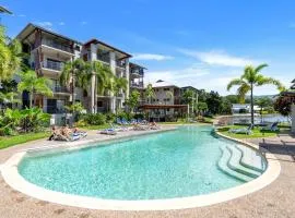 Bright 3-Bedroom Beachside Stay with Pool & BBQ