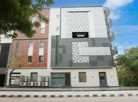 Super Townhouse Rohini Sector 18 Formerly Relic Stay