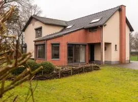 14 beds, 20p, 2 bath-, 1 livingroom