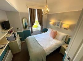 Bayliss Hall Guesthouse，位于韦茅斯的酒店