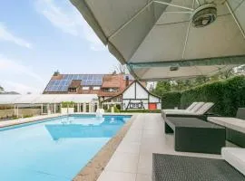 Luxe Vacation Villa with swimming pool, 5 bedrooms