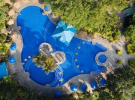 Riverside Springs Resort，位于奇旺的酒店