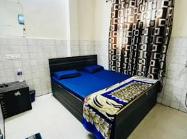 HOTEL G-S INN PREMIUM - Near Railway Station and Bus stand - A Top Rated Hotel，位于勒克瑙的酒店