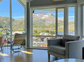 Vest Lofoten Panorama Apartment 5 min from Reinebringen and Bodø ferry