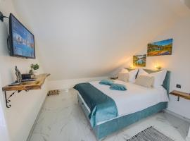 Rooms Peace and Lovely，位于科雷尼察的酒店