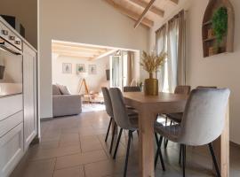 CHARMING MOMENT di Villa Porta - Casa Dolce，位于勒威诺的酒店