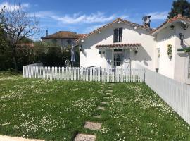 Gîte des Lavandes，位于Oradour-Fanais的酒店