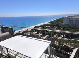 Atico Condal，位于布拉内斯的酒店