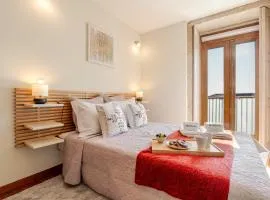 HostWise - Stylish Flat with Balcony