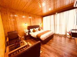 TATA Vista Resort Mall Road Manali - Centrally Heated & Air Cooled，位于马拉里的酒店