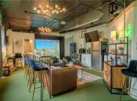 3BR with Golf Simulator Walk to downtown Lakewood